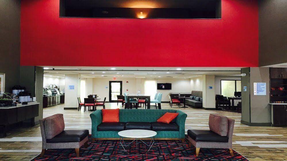 Holiday Inn Express Мадисон Экстерьер фото