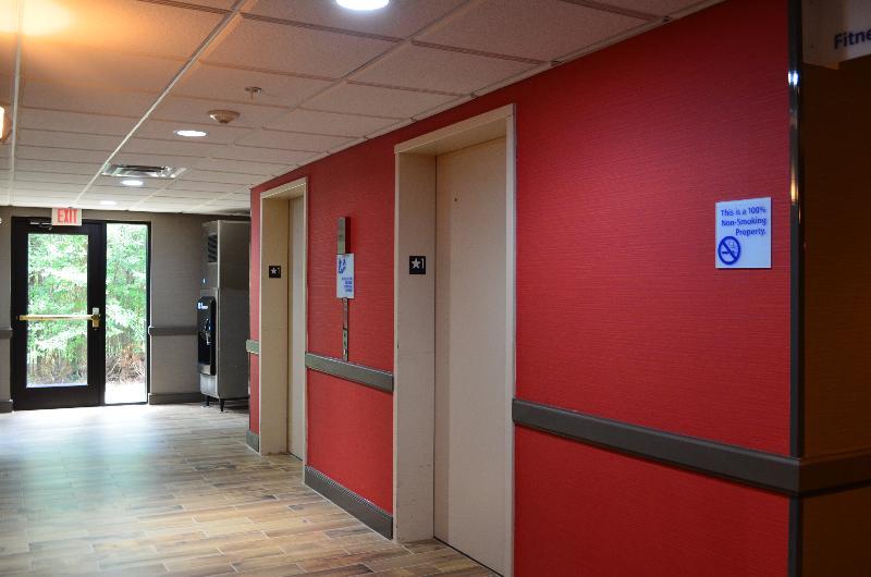 Holiday Inn Express Мадисон Экстерьер фото